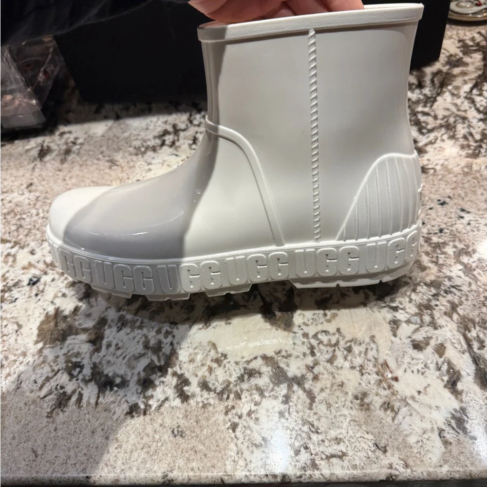 UGG Drizlita Sheepskin Rainboot White Size 11 Like New - Picture 7 of 10